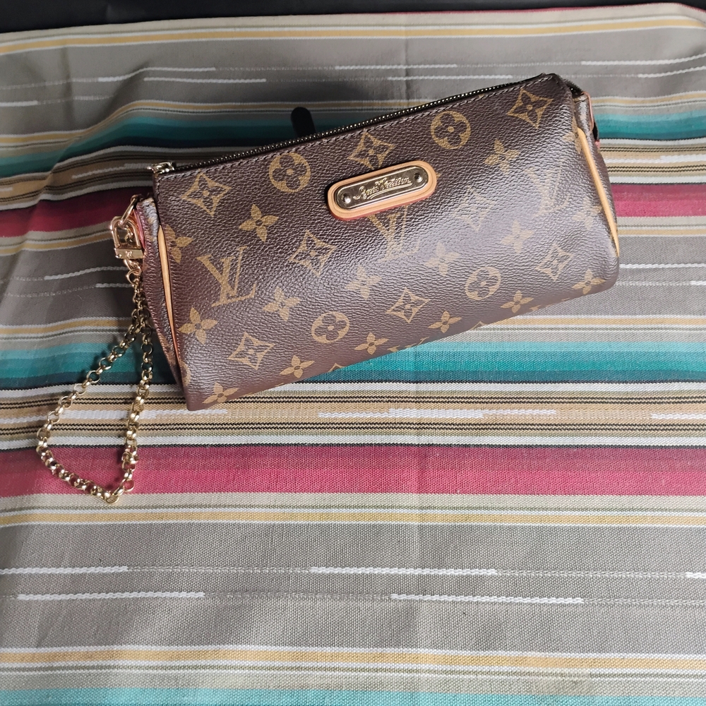 Louis Vuitton Brown Monogram Clutch - Picture 5 of 16
